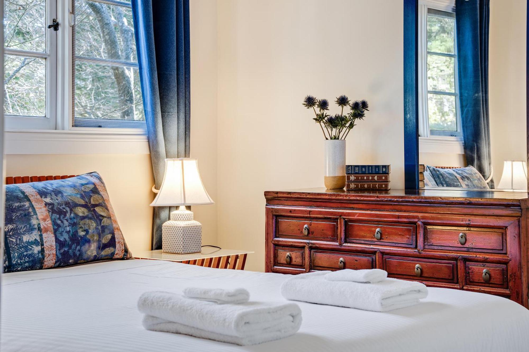 Whispering Pines Cottages Уэнтворт-Фолс Номер фото