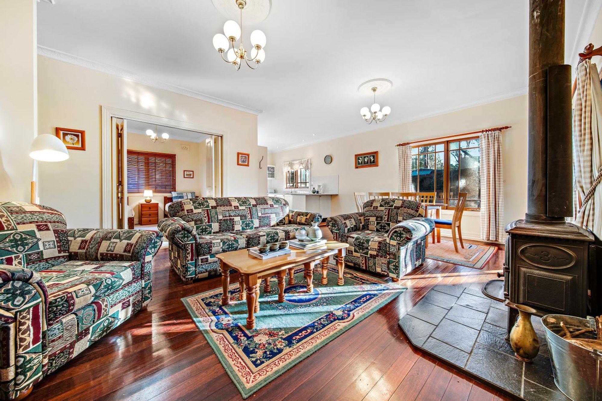 Whispering Pines Cottages Уэнтворт-Фолс Номер фото