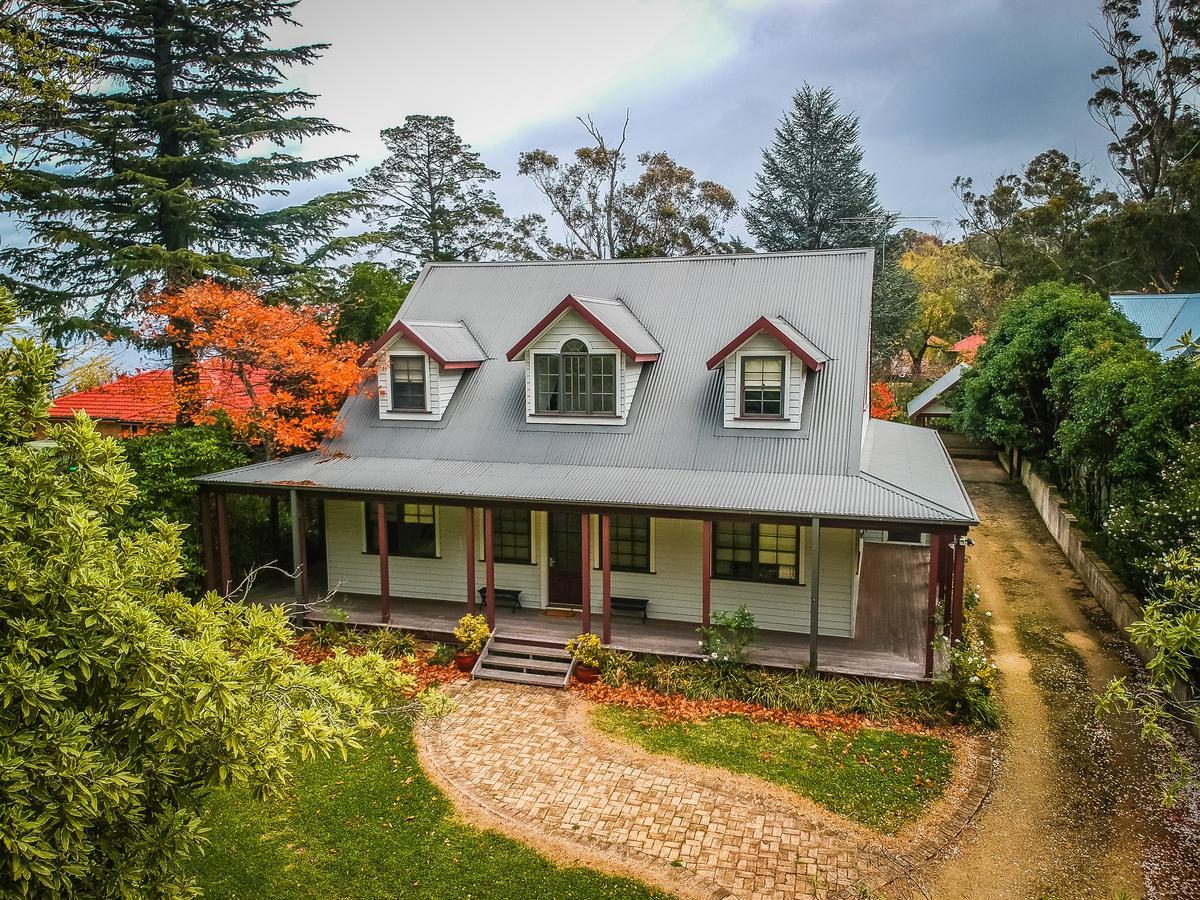 Whispering Pines Cottages Уэнтворт-Фолс Экстерьер фото