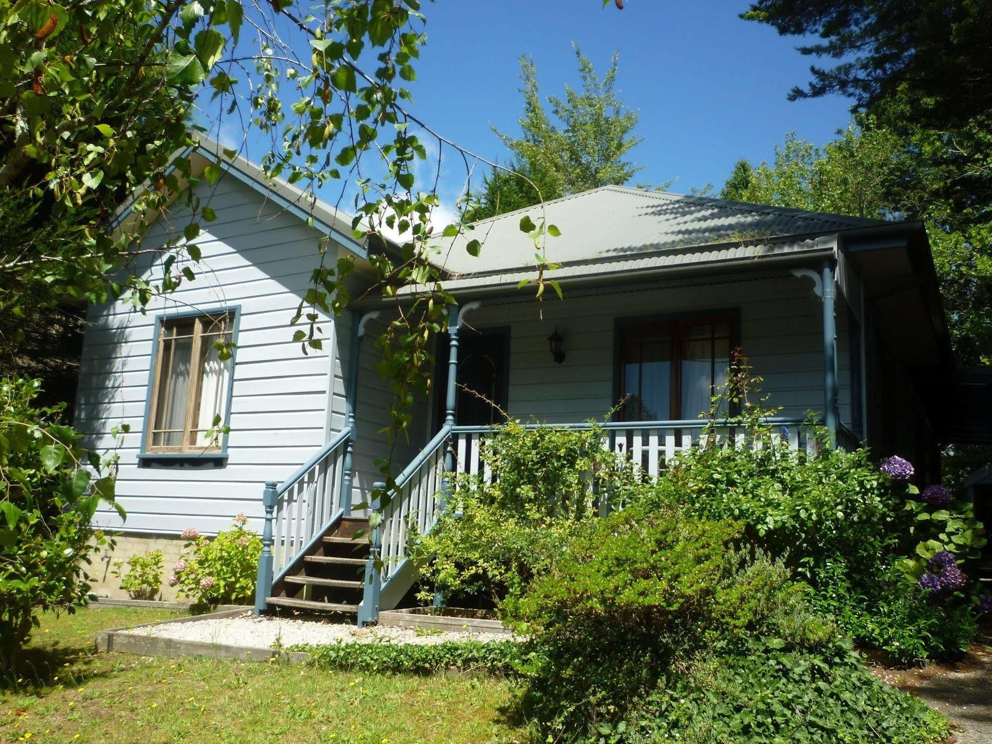 Whispering Pines Cottages Уэнтворт-Фолс Экстерьер фото