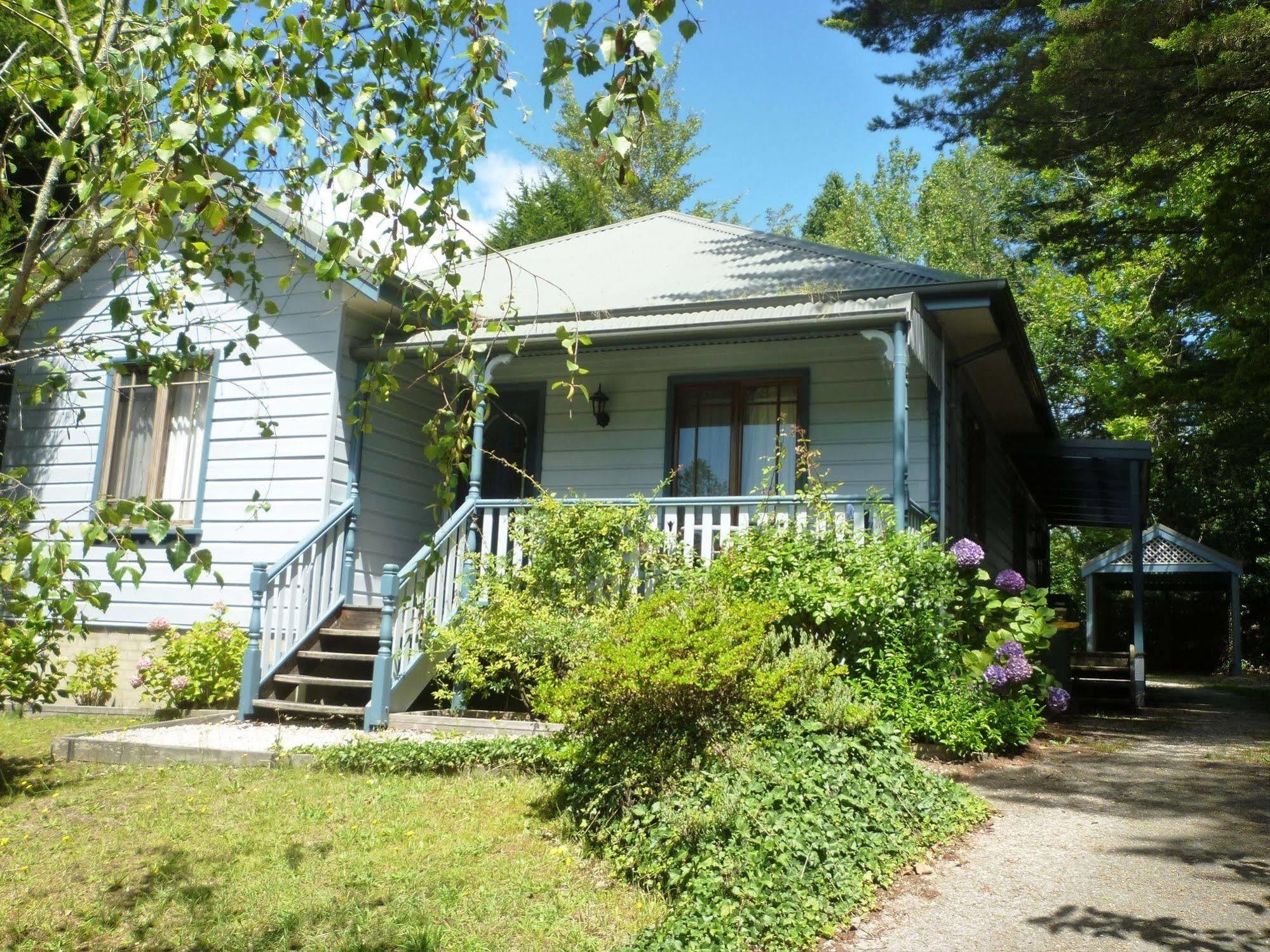 Whispering Pines Cottages Уэнтворт-Фолс Экстерьер фото